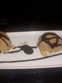 Una foto de Helado de Ferrero Rocher con avellana
