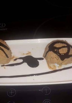 Foto principal de Helado de Ferrero Rocher con avellana