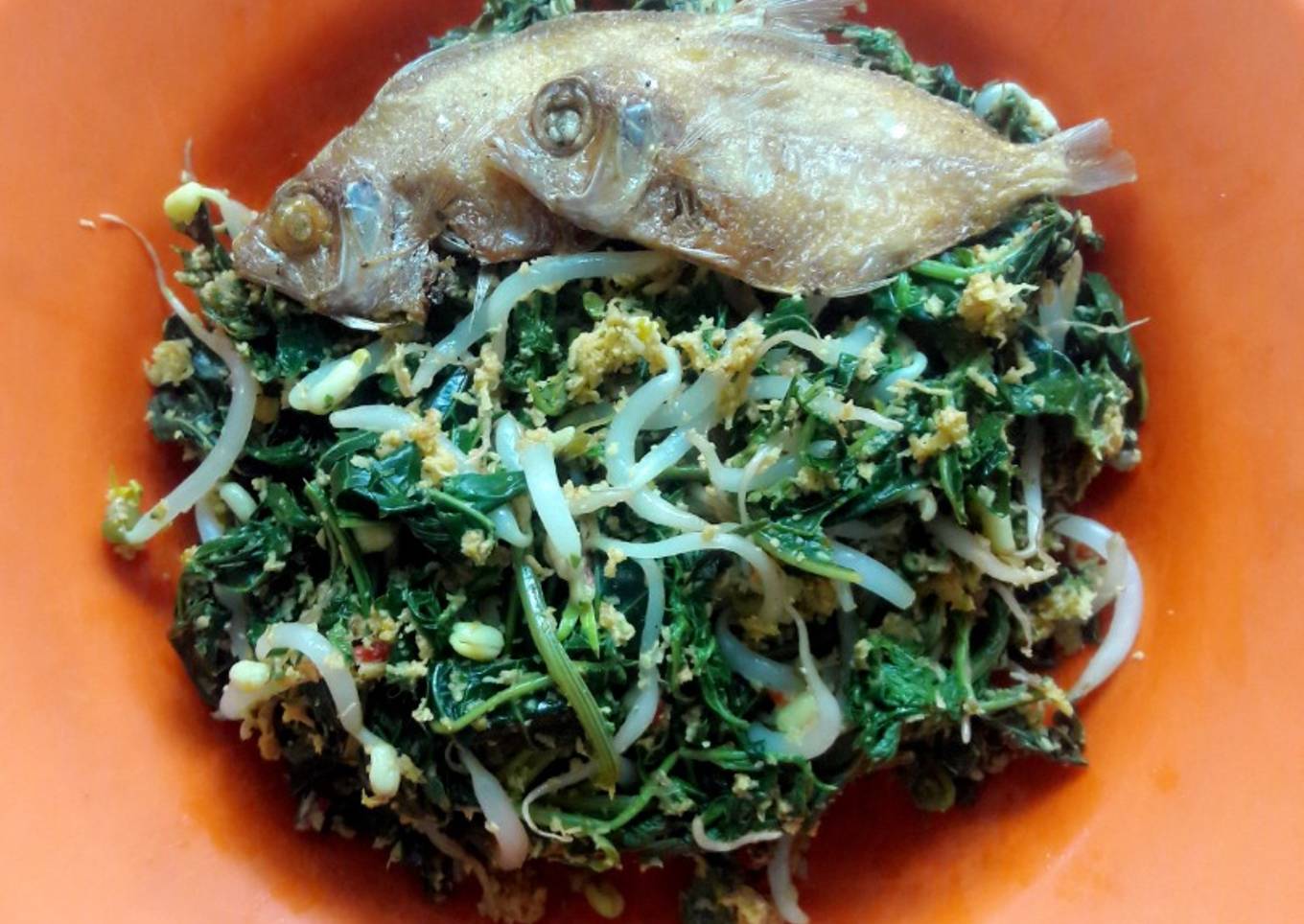 Urap / gudangan daun kenikir