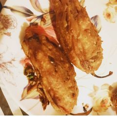 A picture of Mirch pakoray.