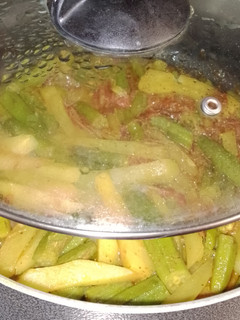 A picture of Lady fingers with potato.