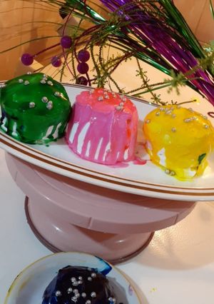 A picture of Mini cakes.