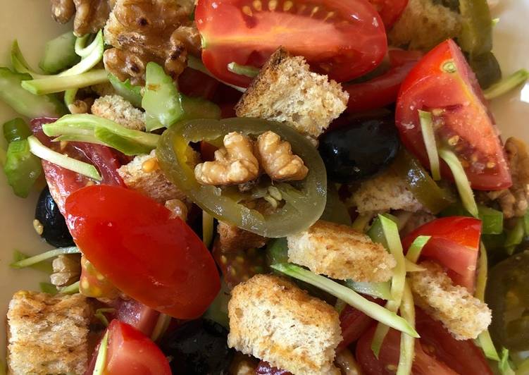 Simple Way to Prepare Super Quick Homemade Walnut, Tomato and Tuna Salad
