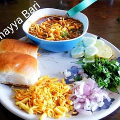 A picture of Misal Pav.
