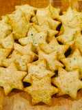Biscotti salati con okara di mandorle e maggiorana