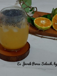 Foto resep Es Jeruk Peras Selasih
