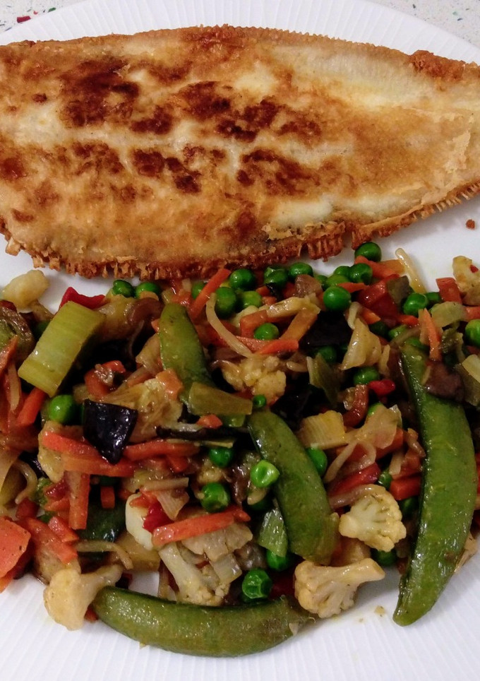 Una foto de Lenguado frito y salteado asiático