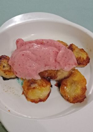 Foto resep Pisang caramel topping ice cream stroberi