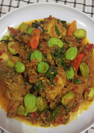 Foto resep Ayam Pedas Masak Kemangi Pete
