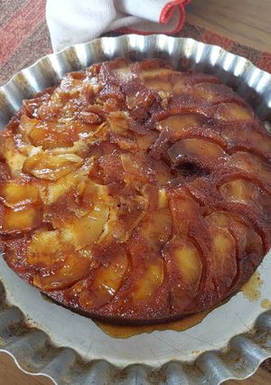 Una foto de Torta de manzana invertida