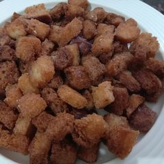 A picture of Bread croutons.