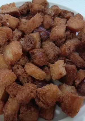 A picture of Bread croutons.