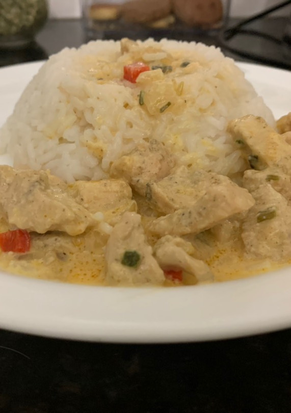 Una foto de Strogonoff de pollo