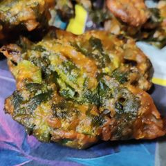 Palak patta pakodis A picture of Palak patta pakodis.