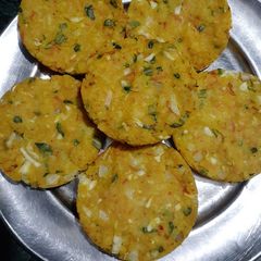 A picture of Steamed Poha Veggie bites.