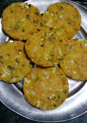 A picture of Steamed Poha Veggie bites.