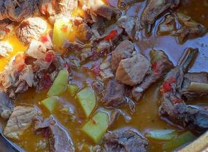 O poză a rețetei Gulaș cu carne de miel și porc.