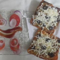A picture of Bread Tawa Pizza.