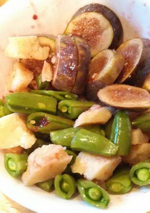 A picture of Fig, sugar snap and parmesan salad.