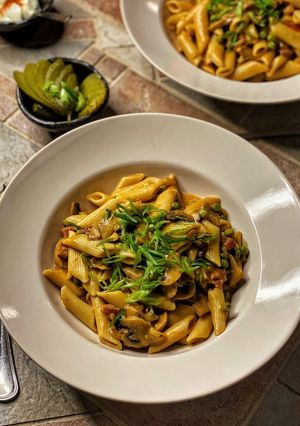 Gombapaprikás Gazdagon, Pennével recept fotója
