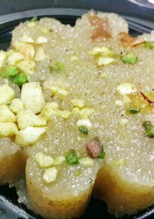 A picture of Sooji ka Halwa (Prasad).
