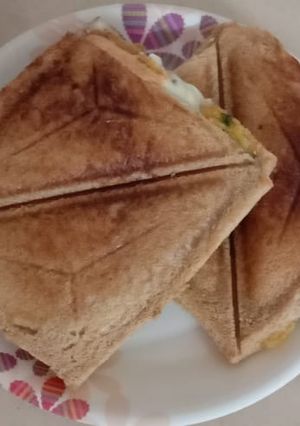 ચીઝ સેન્ડવીચ (cheese sandwich recipe in Gujarati) રેસીપી મુખ્ય ફોટો