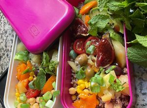 Une photo de 🥄🫜LUNCH BOX IDEAS 🏛️BACK TO WORK🚘