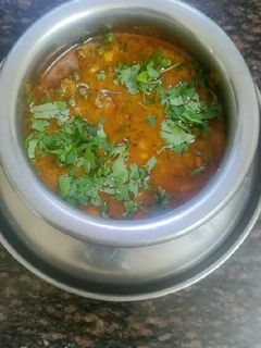 मटार उसळ (Matar Usal Recipe In Marathi) रेसिपी चे मुख्य फोटो
