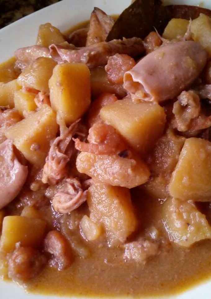 Una foto de Chipirones con gambitas y patatas