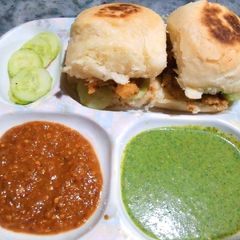 A picture of Aalo ky bun kabab.
