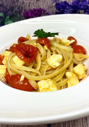 Foto di Bavette con pomodorini e feta