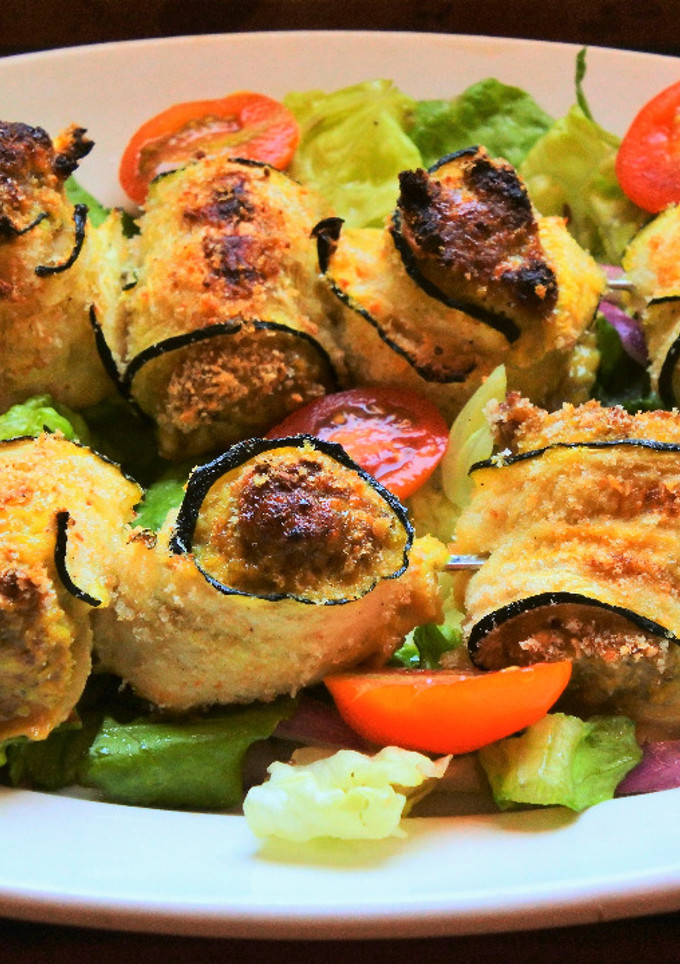 Una foto de Brochetas de calabacín y carne 🥒