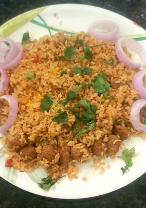 मिक्स्ड वेज सोया राइस (Mixed veg soya rice recipe in Hindi) रेसिपी मुख्य फोटो