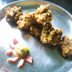 A picture of Oats moong (sprouts)pakoda.