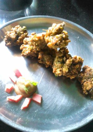 A picture of Oats moong (sprouts)pakoda.