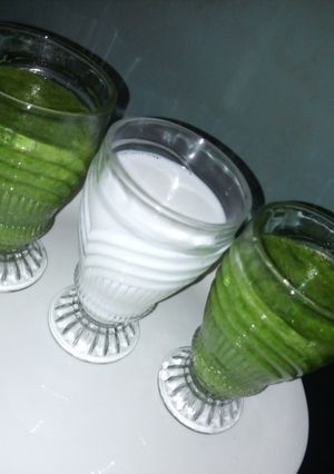 A picture of Green healthy smoothy and coconut banana smoothy.
