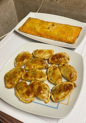 Una foto de Empanadillas Argentinas de Jamón Cocido y Queso Camembert