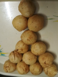 ડ્રાય કચોરી (Dry Kachori Recipe In Gujarati) રેસીપી મુખ્ય ફોટો