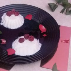 A picture of Yogurt panna cotta.