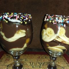 A picture of Pancake fruit dessert.