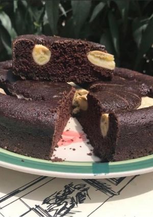 Una foto de Torta integral vegana de centeno, cacao y banana 🌱