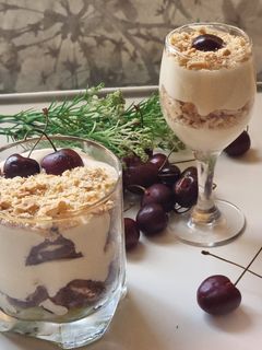 صورة لوصفة حلى كاسات الفواكه والكيك