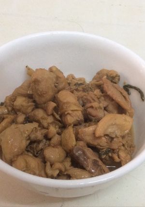 A picture of Stew boneless chicken breast with 3 cups sauce.