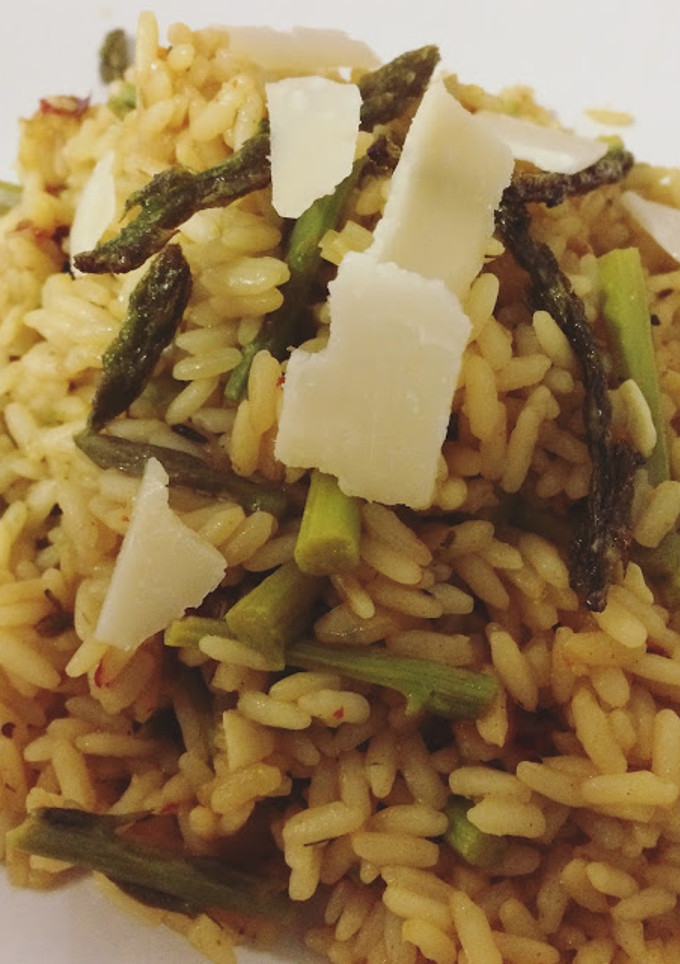 Una foto de Arroz con espárragos verdes
