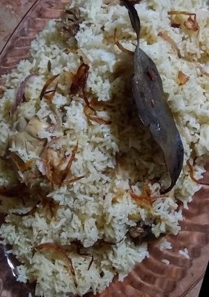 A picture of Chicken yakhni pulao😋.
