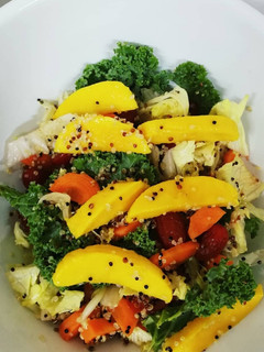 Una foto de Ensalada crudivegana