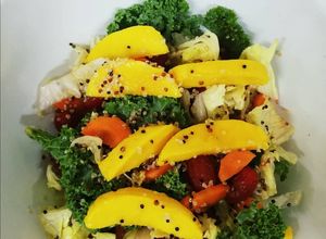 Una foto de Ensalada crudivegana