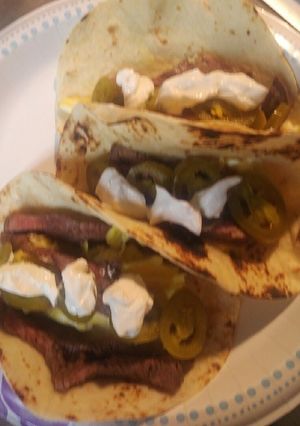 A picture of Roastbeef and Egg Tacos.