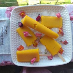 A picture of Mango Ice Lollies.