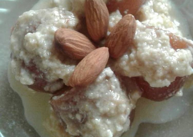 Baked jaggery gulab jamun with rabdi